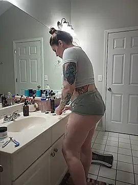 HollyTattoo's Webcam Show