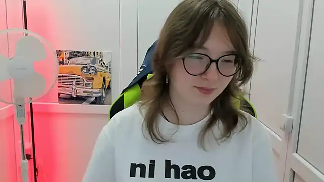 HachiYume Adlı Modelin Canlı XXX Sohbeti