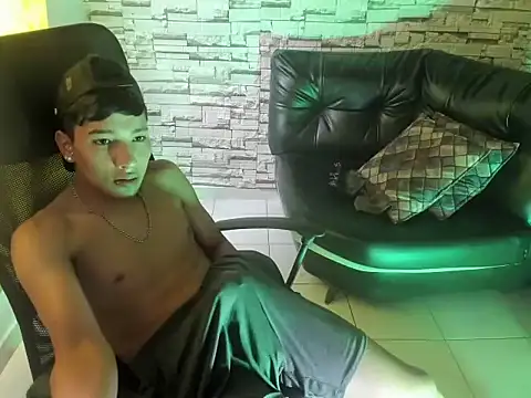 XXX chat uživo modela santi_diazz