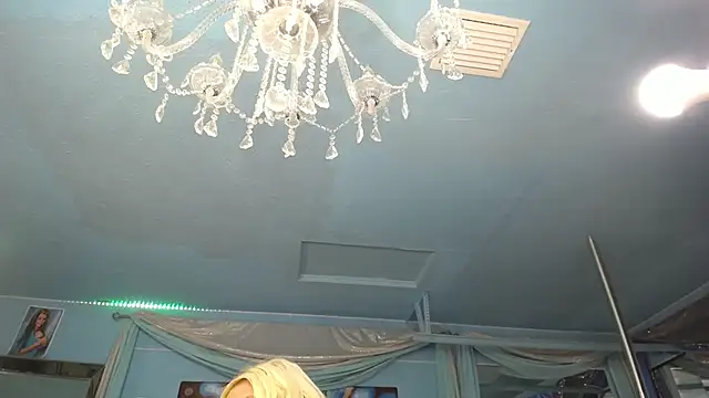 ADRIANNA_FOX Chat XXX live