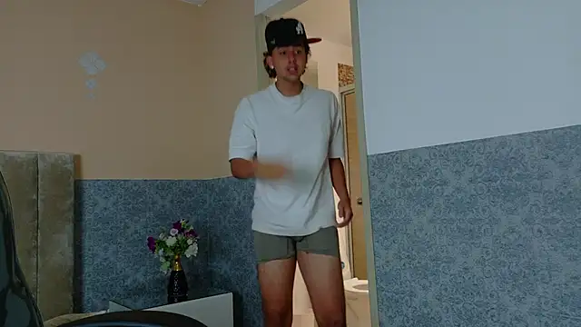 צ'אט XXX בשידור חי של Twister_Lennox