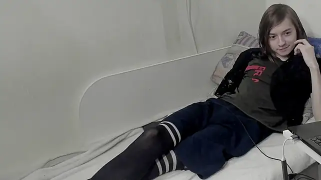 T1nyShyly 在線直播表演