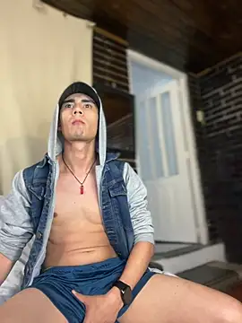 XXX chat uživo modela BoysLatin2026