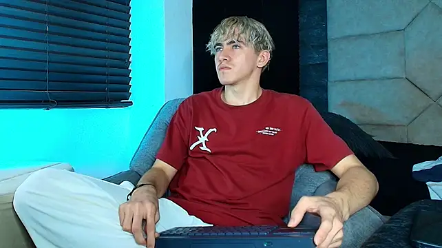 Tyler_Mcrey লাইভ XXX চ্যাট