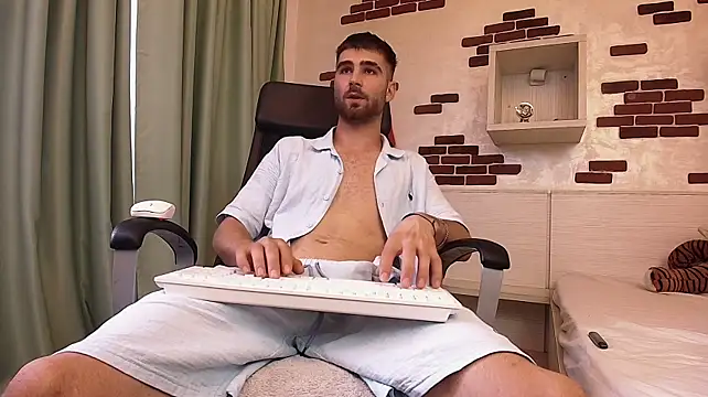 KyloEast Live XXX-chat