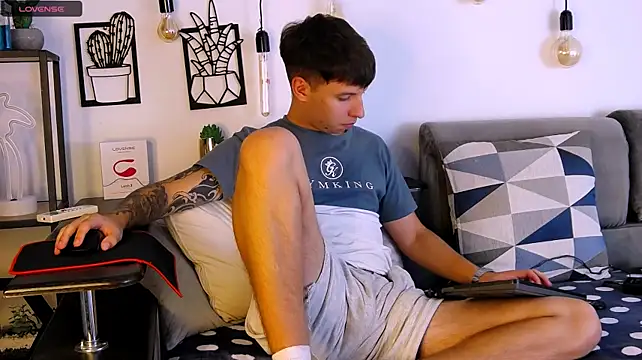 XXX chat uživo modela ThomasEdisonn