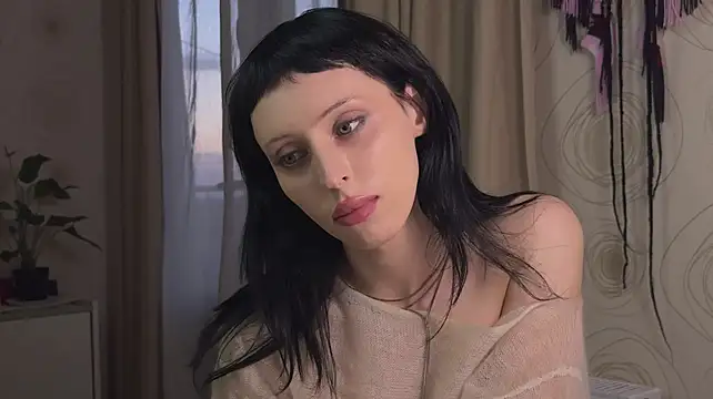 Sora100000 Adlı Modelin Canlı XXX Sohbeti