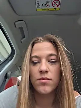 Chat +18 de Luna_Lynn ao vivo