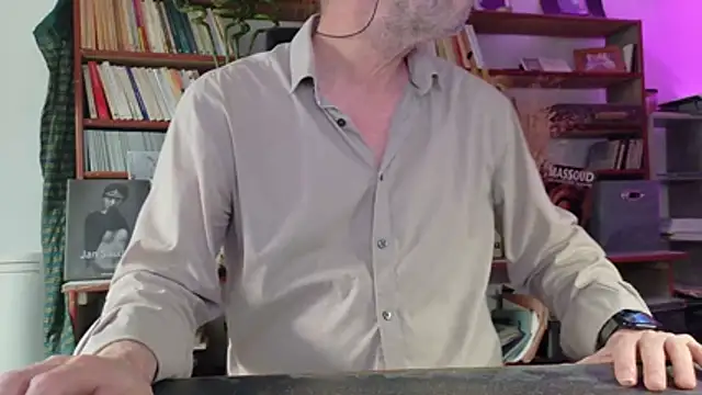 Chat +18 de yvanbonar ao vivo