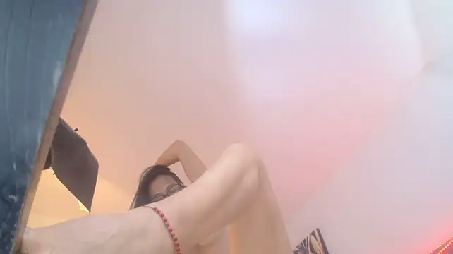 lizzy_squirt élő XXX-chatje