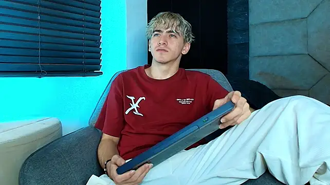 แชท XXX สดของ Tyler_Mcrey