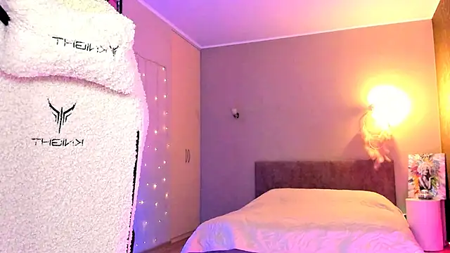 tykioty_Miley Live XXX-Chat