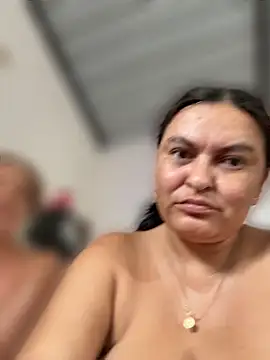 Chat XXX en directo de Horny-Mommy-Dirty