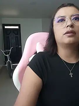 Amylaaa_ Chat XXX in diretta