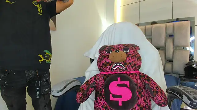 Chat +18 de Ruslan_marcel ao vivo