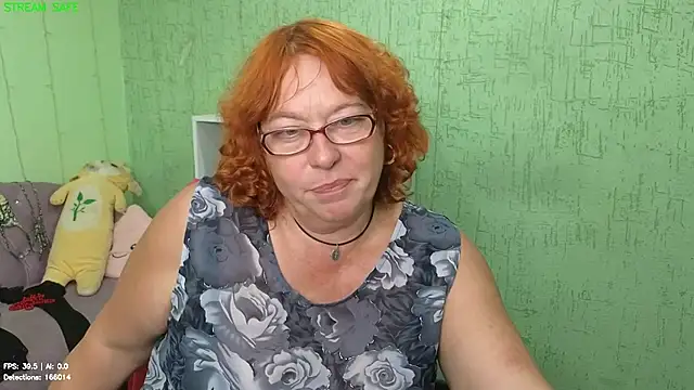 Chat XXX en directo de Fara_Flutte