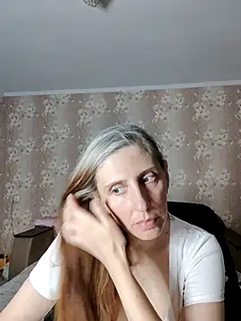 CandiCole Adlı Modelin Canlı XXX Sohbeti