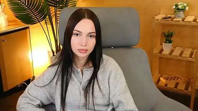 EmikoMenasco Adlı Modelin Canlı XXX Sohbeti