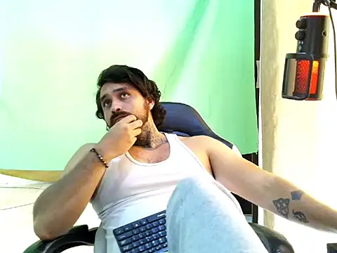 aronmiller404 Live XXX-chat