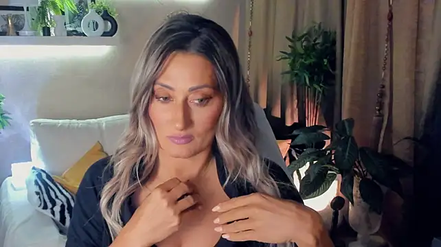 Chat XXX ao vivo de SarahAlluring