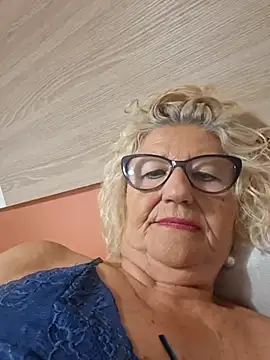 Pokazy przed kamerką – rosasuso