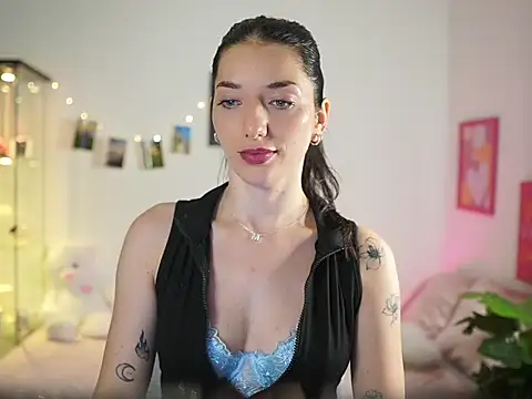 MiaPaloma18 XXX чат на живо