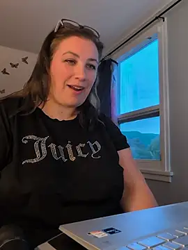 Canadian_BBW Chat XXX in diretta