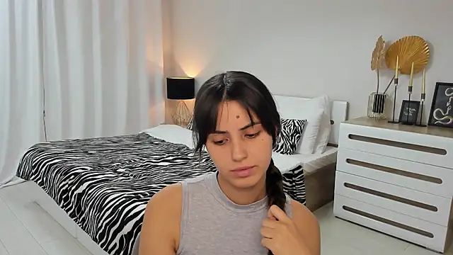 Chatroom XXX en direct de Jasmine_Stewart