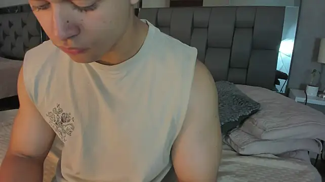 Chat +18 de Charlie___Musk ao vivo
