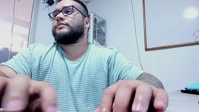 צ'אט XXX בשידור חי של VINCEDMAGLIOO