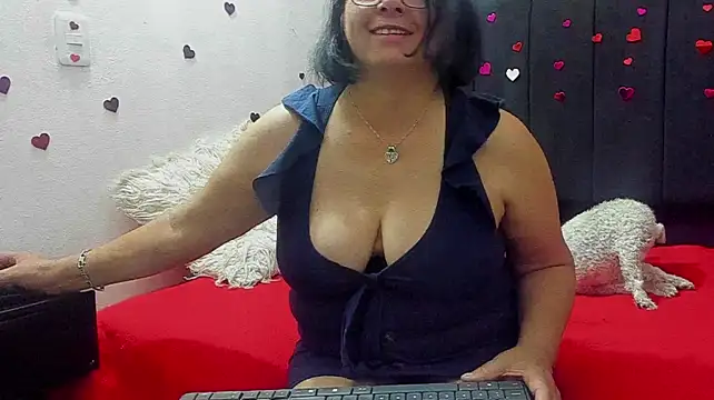 Evaaross_2345 লাইভ XXX চ্যাট