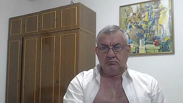machomale3 XXX чат на живо