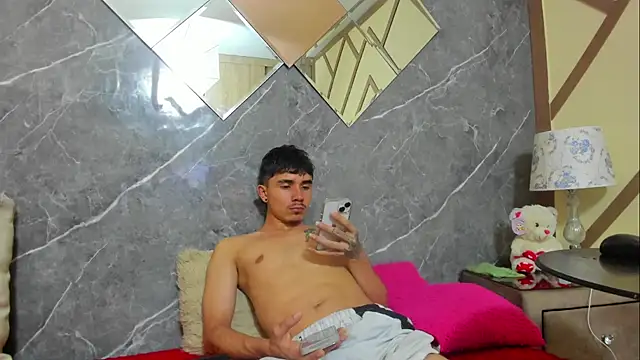 Chatroom XXX en direct de MaximumSteel_
