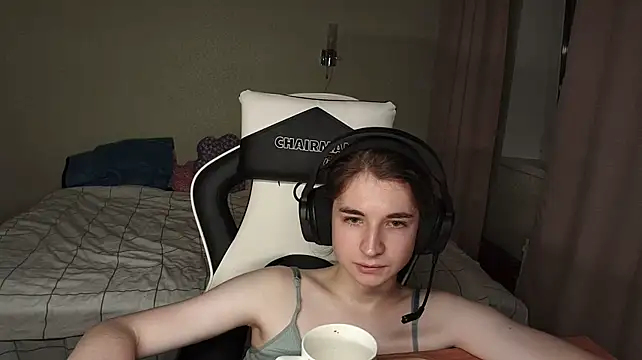 Show modela InnaDark na web-kameri