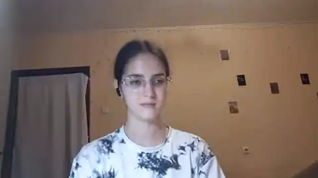 Katelemon Adlı Modelin Canlı XXX Sohbeti