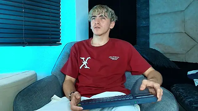 Tyler_McreyのライブXXXチャット