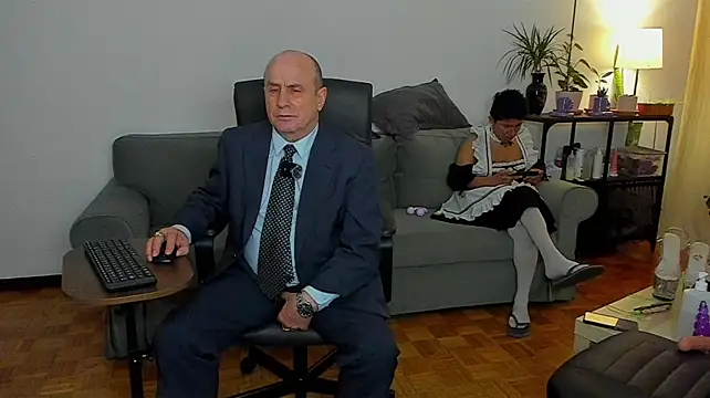 masterboy50 Adlı Modelin Canlı XXX Sohbeti