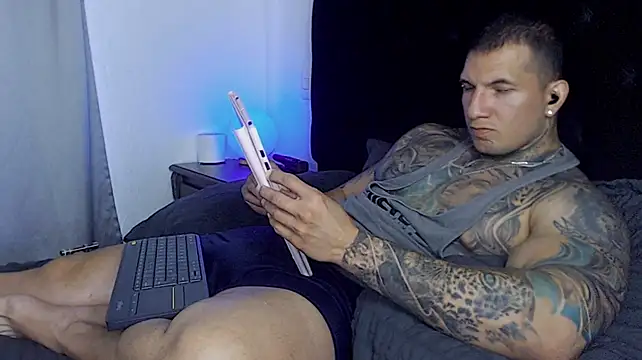 Shane_Clay Live XXX-chat