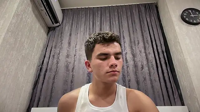 Chat XXX en directo de Just_Max02