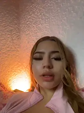 ChloeCollins__'s Live XXX Chat