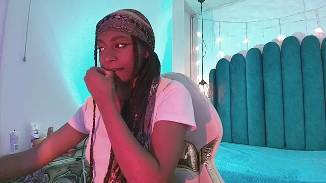 Queen_perla_のライブXXXチャット
