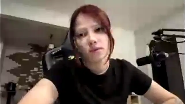 Nikaliva 现场XXX聊天
