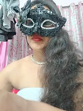thanusi_2 XXX чат на живо