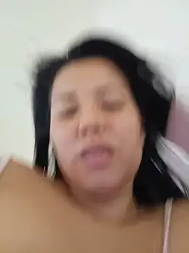 ZairaElara XXX чат на живо