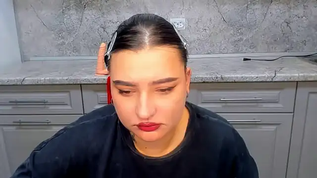 NikkiSummer XXX чат на живо