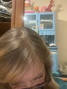 Irina2909@xh XXX чат на живо