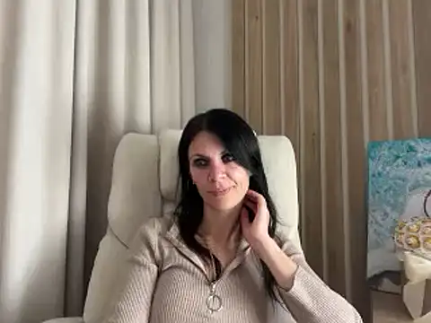 InjaAtHome Adlı Modelin Canlı XXX Sohbeti