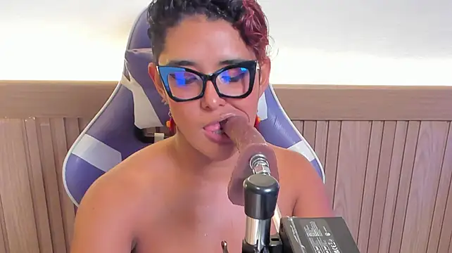 Kaira_mosse Adlı Modelin Canlı XXX Sohbeti