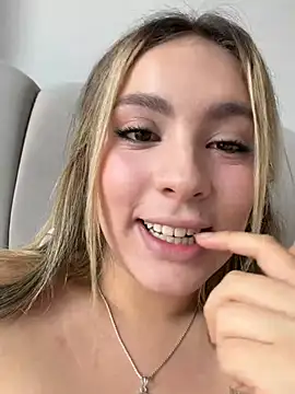 Chat XXX en directo de Cloee_Rainbow1