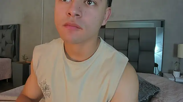 Živý XXX chat Charlie___Musk